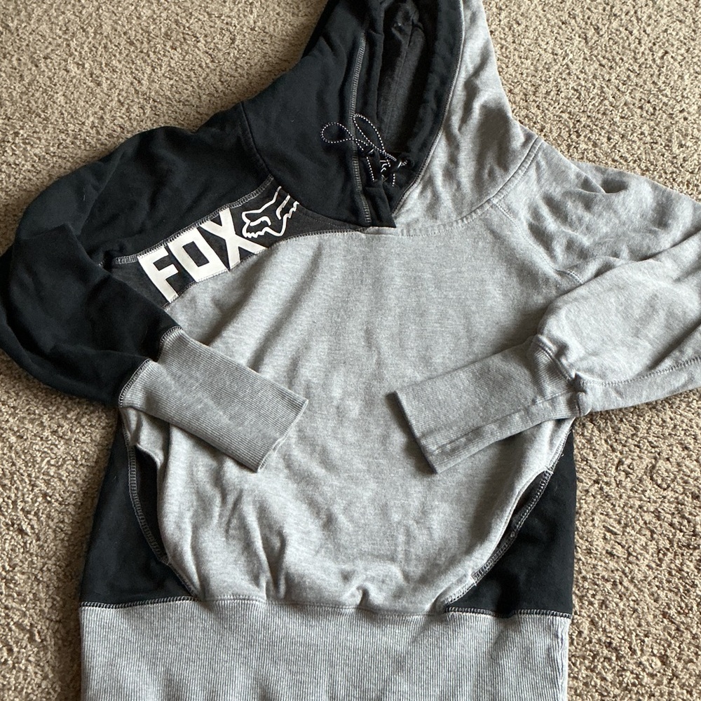 Fox Two-Tone Hoodie in Black and Gray